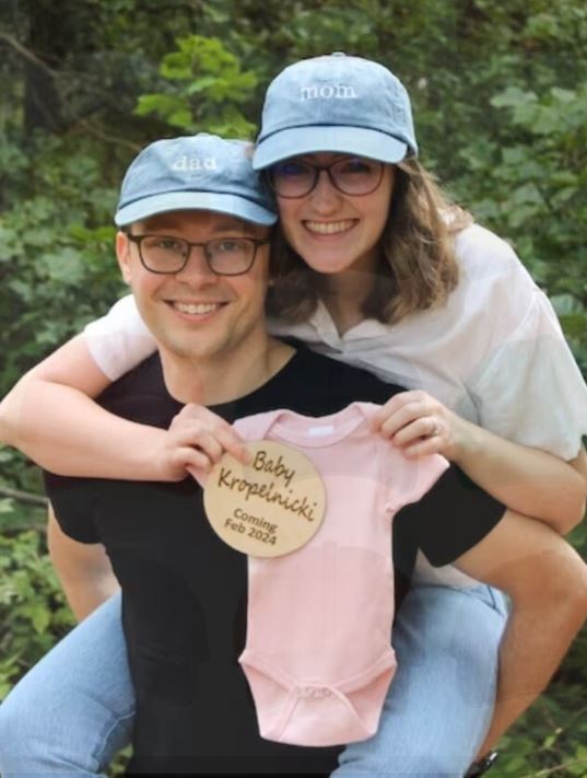 Mom and Dad Hats, Pregnancy Announcement Hats, Set of 2 Pigment dyed,Baby Shower Gift, Mom to Be, dad hat, Dad gift, mom gift, Couples gift