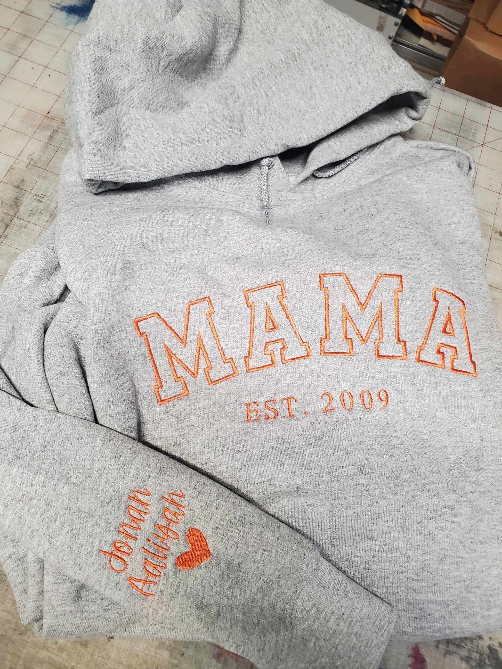 Gift for Mom Custom Sweathirt Personalized for Mom with kids name shirt for Grandma personalized gift for Mothers Day Gift for Mom Trending