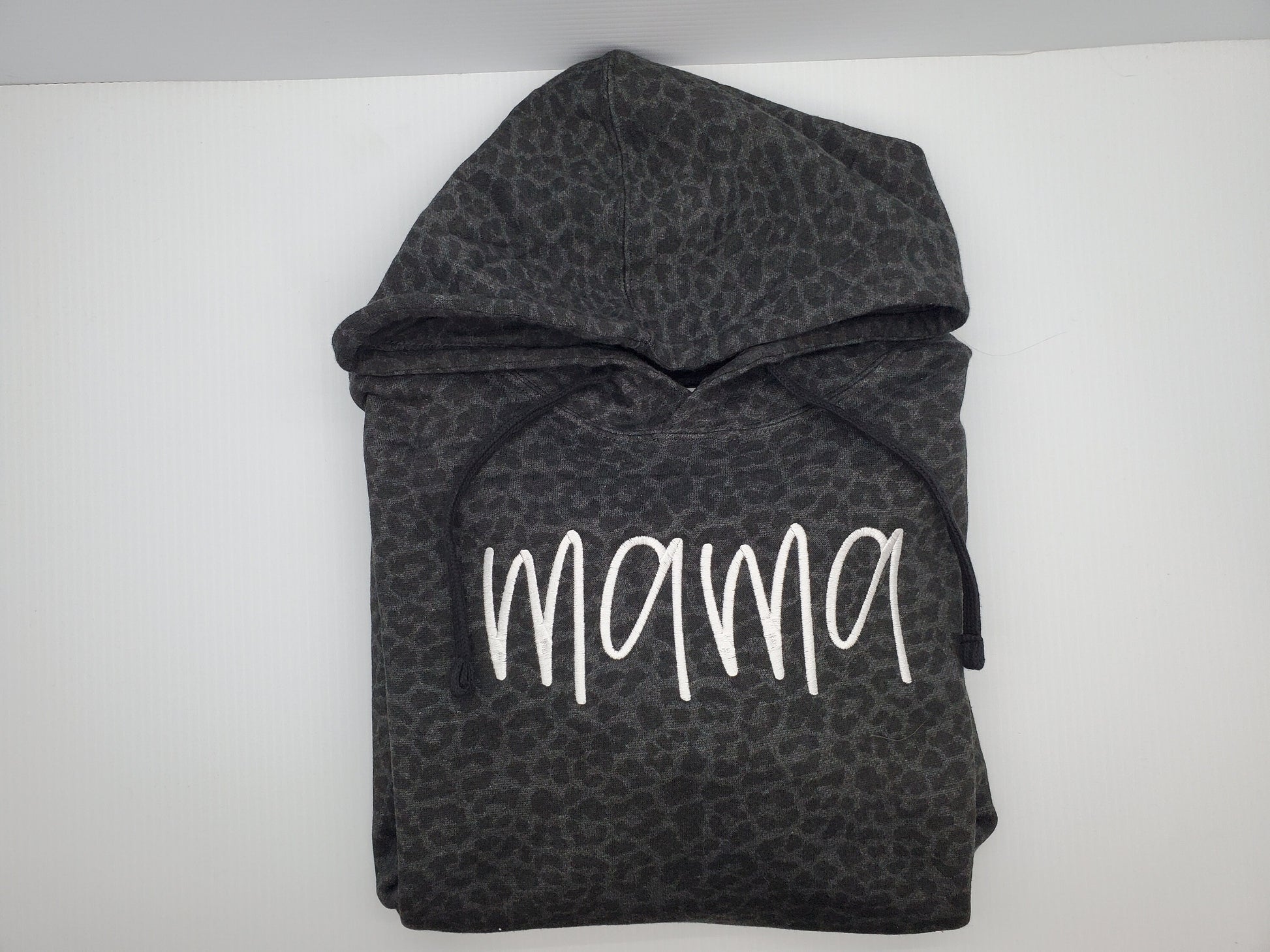 Leopard Mama Sweatshirt, Leopard Print Sweatshirt, Mom Shirt , Mama Hoodie, New Mom Gift, Mothers Days Gift, Baby Shower Gift, Valentines