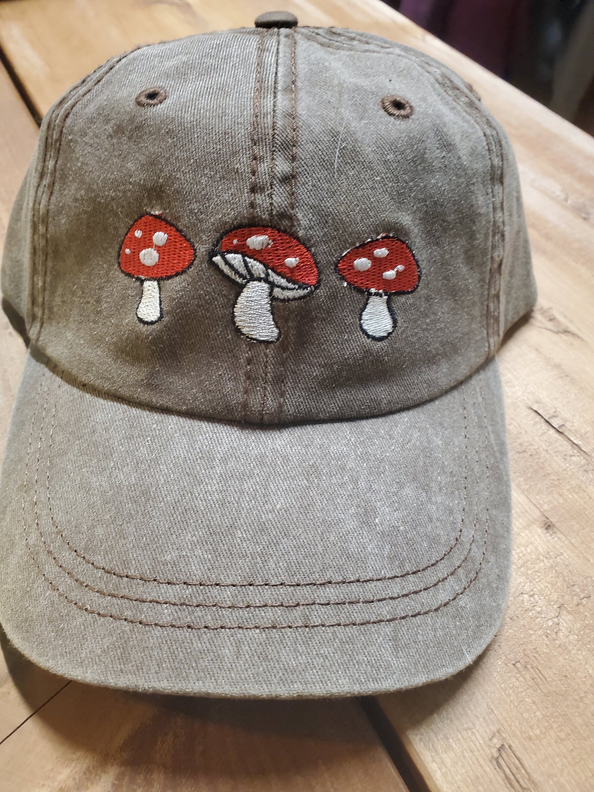 Mushroom Hat, Magic Mushroom, Botanical hat, Nature Lover Mushroom Hat, Gardening Hat, Fungus Hat, Minimalist, dad hat, Blogger Mom style